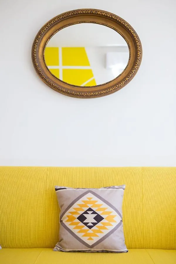 Designer Flats In Lapa By Lovelystay 리스본 0*,