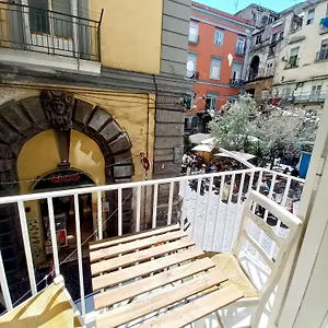 https://il-balconcino-ai-tribunali.hotels-amalfi.com